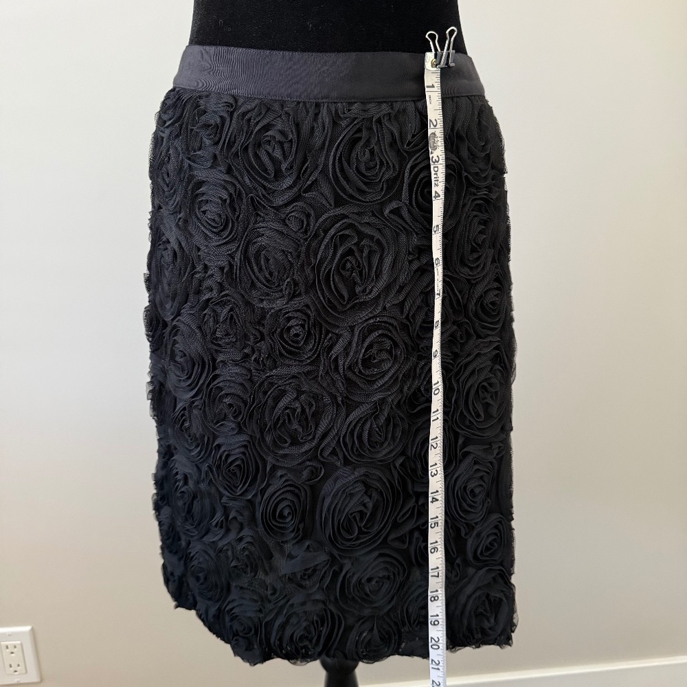 BANANA REPUBLIC BLACK ROSETTE SKIRT SIZE 14